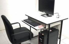 ชุดโต๊ะวางคอมพิวเตอร์ พร้อมที่วาง CPU พร้อมเก้าอี้สำนักงาน1ตัว